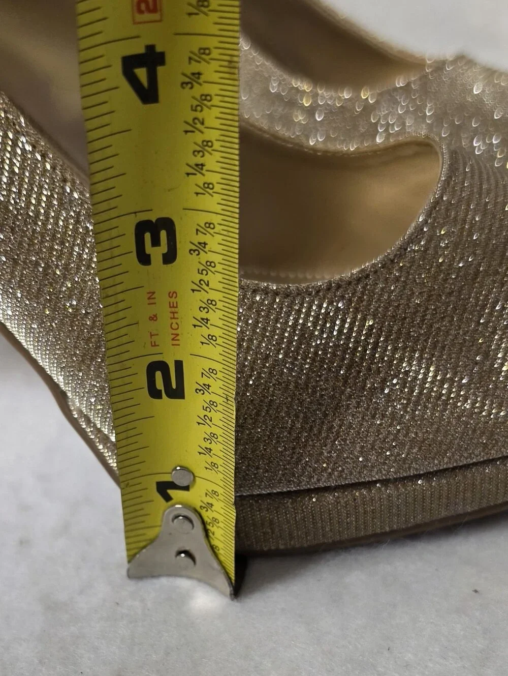 FIONI Clothing Women's Glitter Platform Pump - Gold